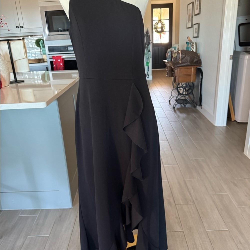 Elegant Black Sleeveless Dress